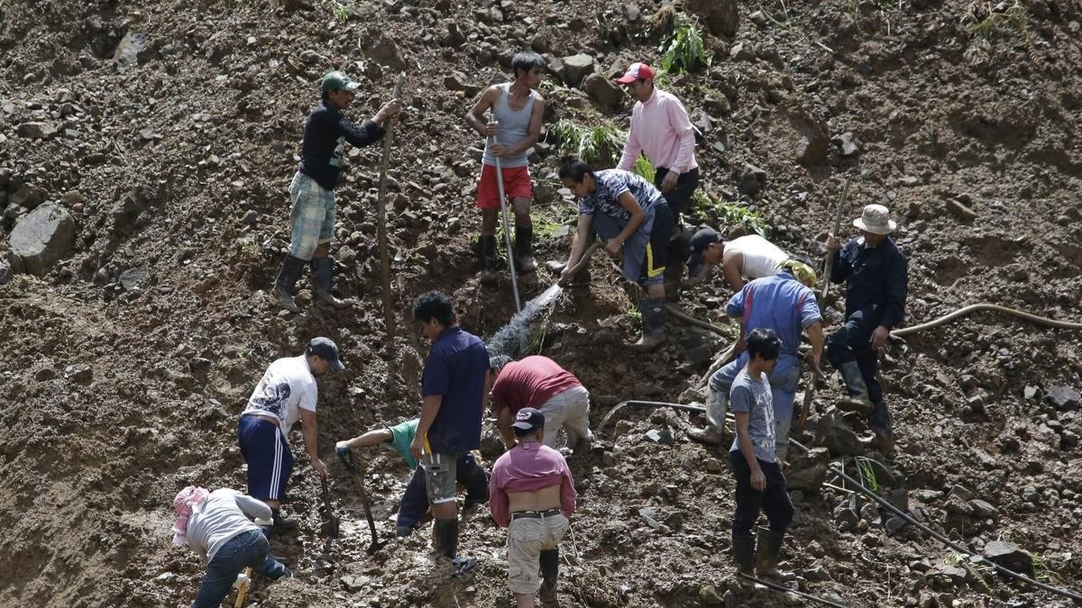 Deslizamiento deja 10 muertos en Niteroi-AARON FAVILA