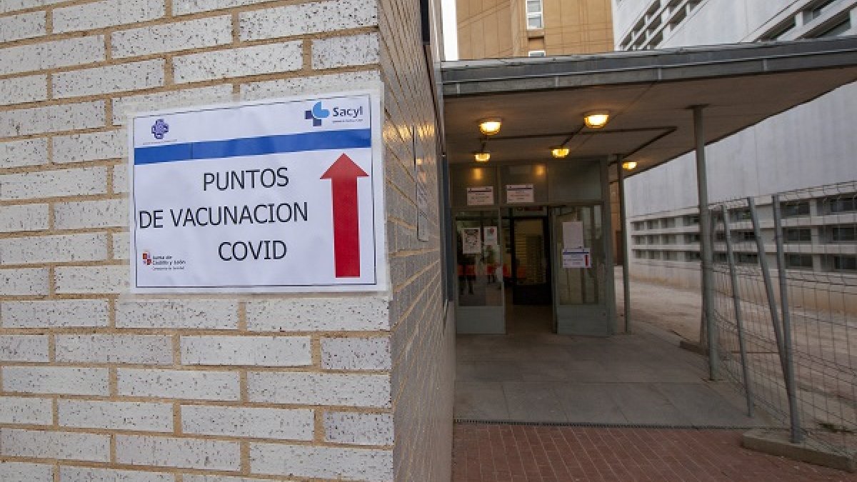 Punto de vacunación Covid. MARIO TEJEDOR