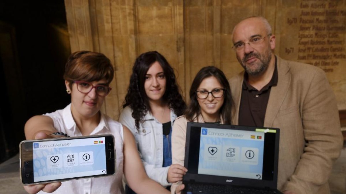 Participantes en el proyecto Connect-Alzheimer en las instalaciones de la Universidad Pontificia de Salamanca-ENRIQUE CARRASCAL