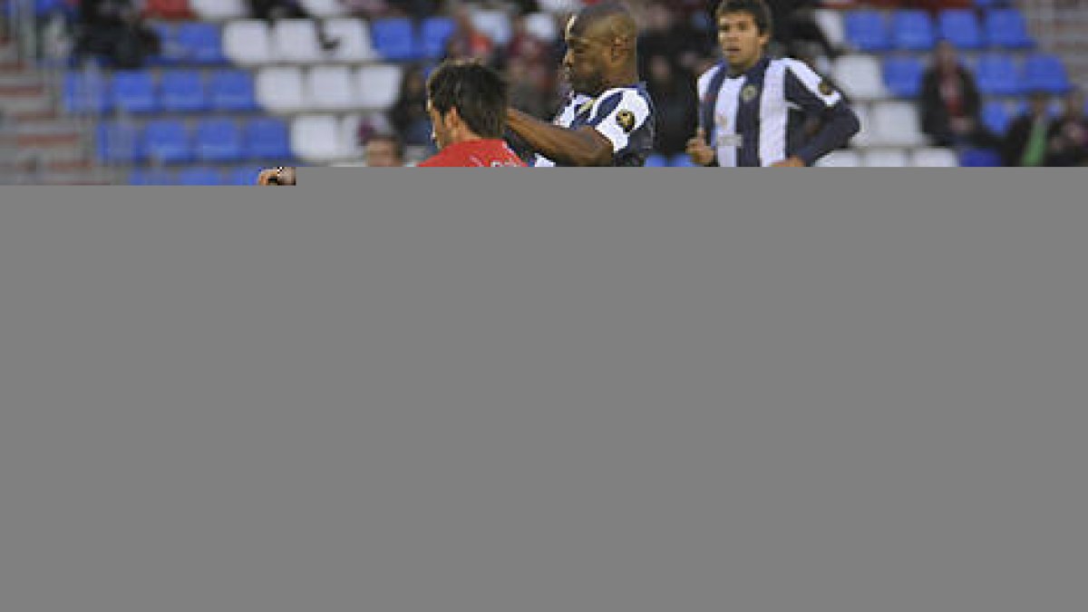 Natalio y Pamarot en el Numancia-Hércules de la temporada pasada en Los Pajaritos. / Diego Mayor-
