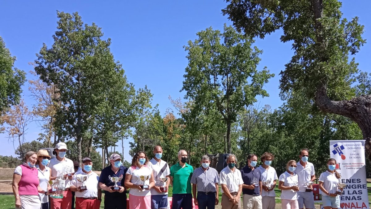 Foto de premiados en el torneo celebrado en el Club de Golf Soria. HDS