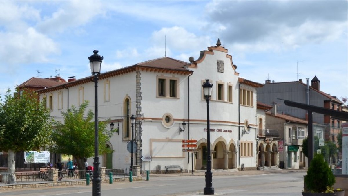 Teatro cine de San Leonardo.-R. F.