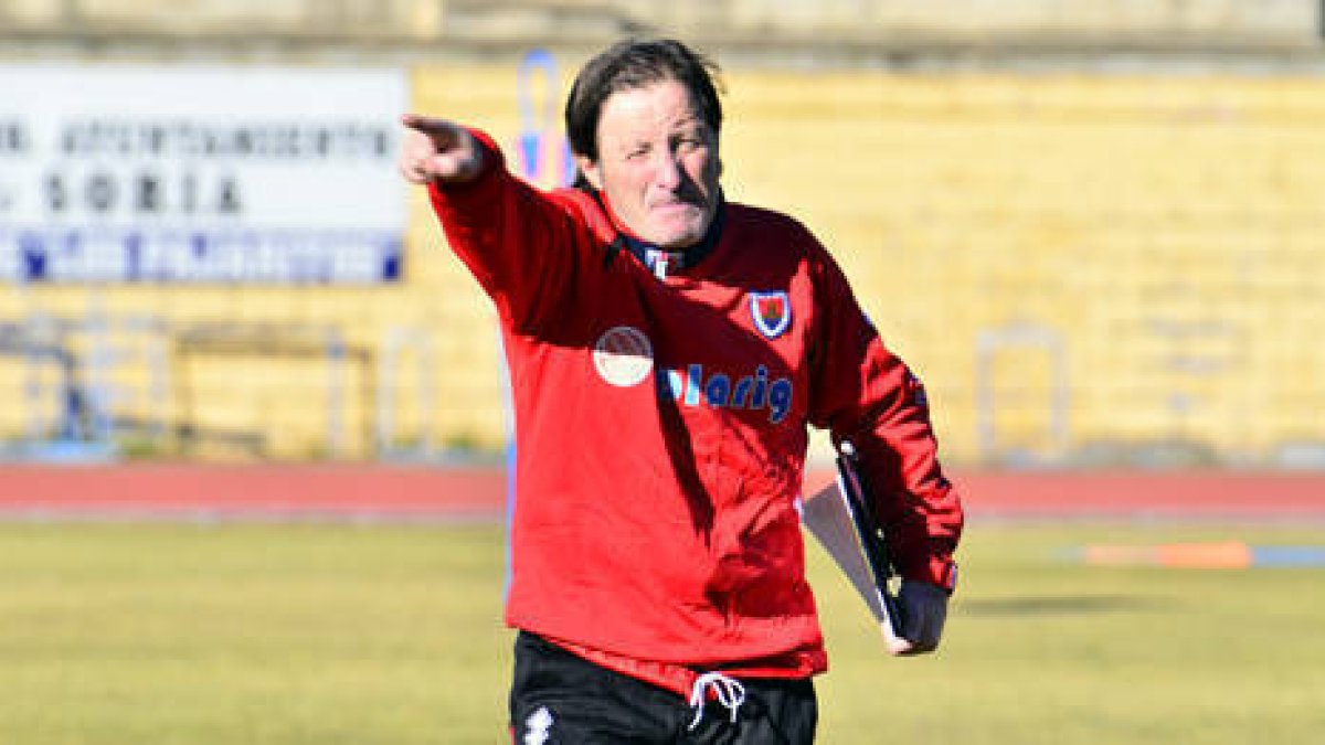 Anquela en un entrenamiento a lo largo de la semana. / Álvaro Martínez-
