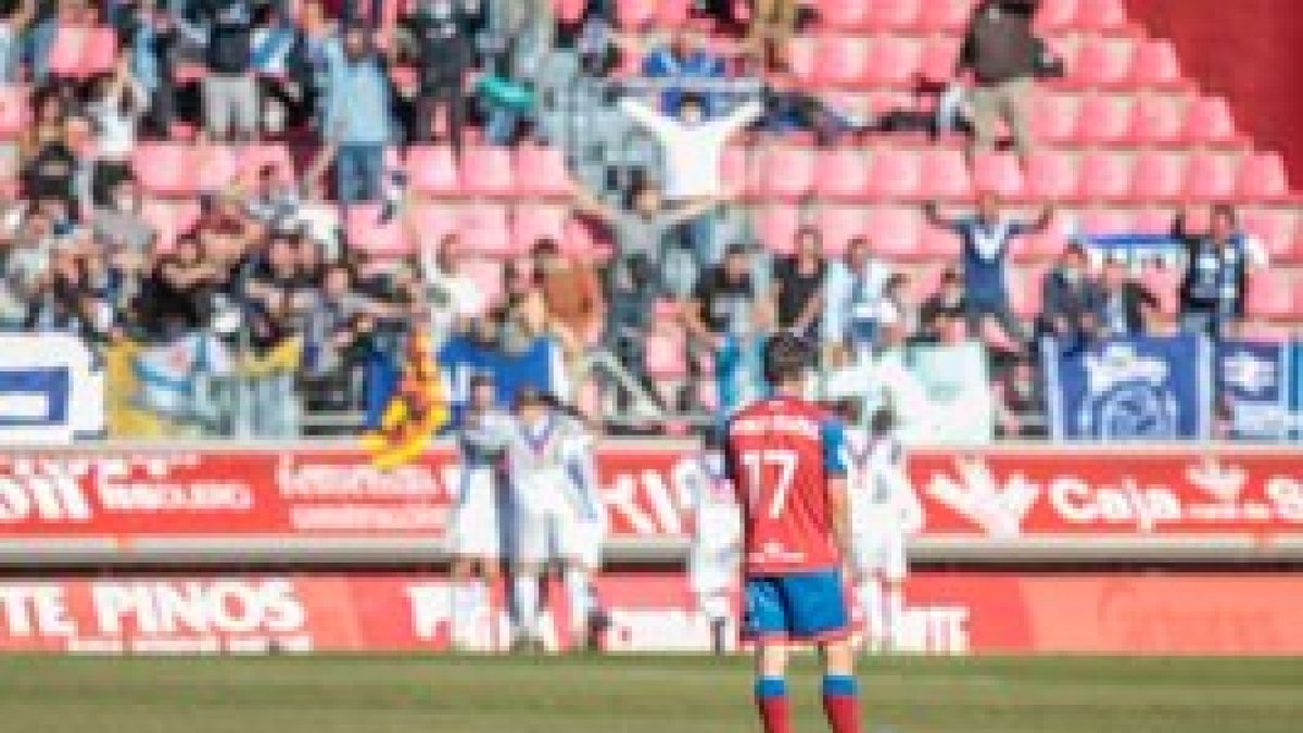 El Numancia veía como el Europa asaltaba Los Pajaritos en uno de los peores partidos de los sorianos en lo que va de temporada. GONZALO MONTESEGURO