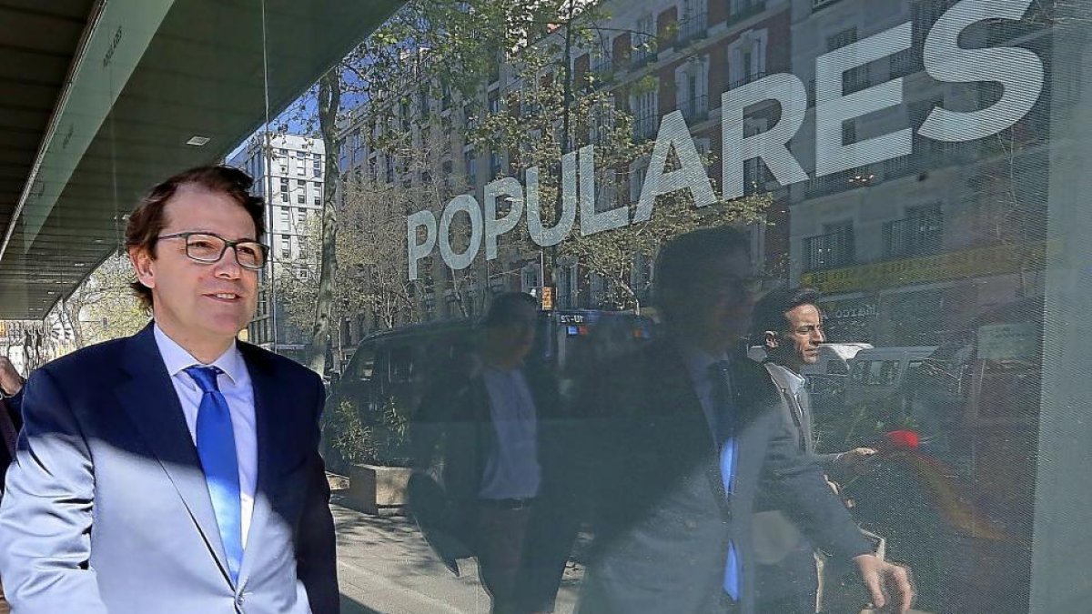 Alfonso Fernández Mañueco, a su llegada al comité ejecutivo nacional.-J. BARBANCHO
