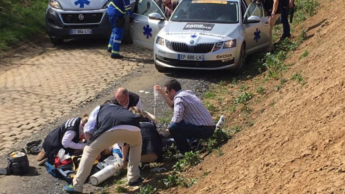 Los servicios médicos reaniman a Goolaerts.-TWITTER / FRANCE INFO PLUS