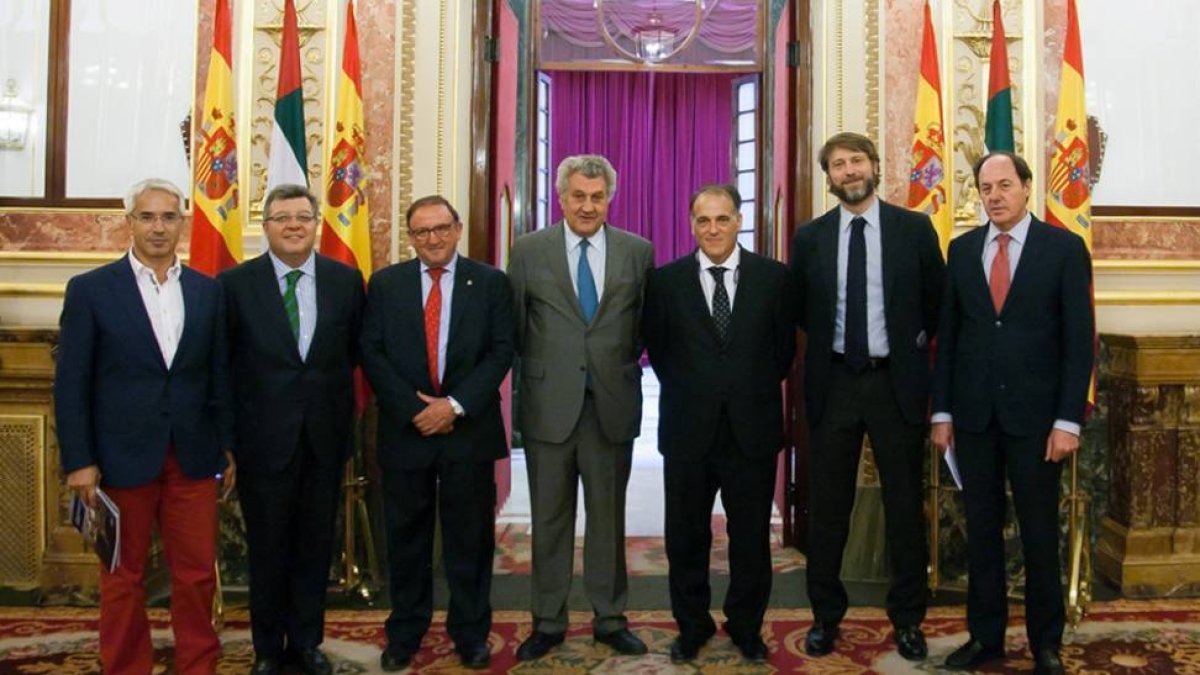 El Numancia y la LFP fueron recibidos ayer en el Congreso por Jesús Posada.-Twitter