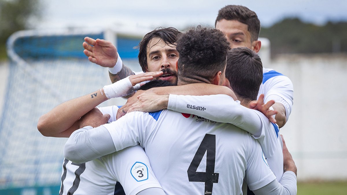 El Almazán celebra un gol esta campaña. MARIO TEJEDOR