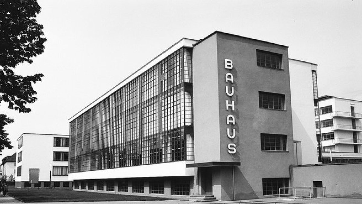La escuela tuvo su sede en tres ciudades: Weimar, Dessau y Berlín.-EL PERIÓDICO