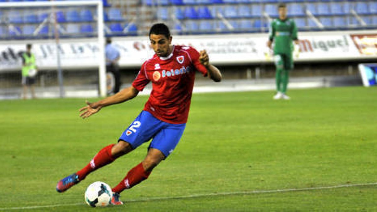 El central del Numancia, Gaffoor. / DIEGO MAYOR-