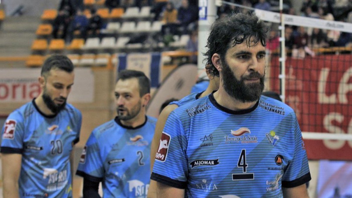 Manolo Sevillano, en primer término, en uno de los últimos partidos del Río Duero.-VALENTÍN GUISANDE