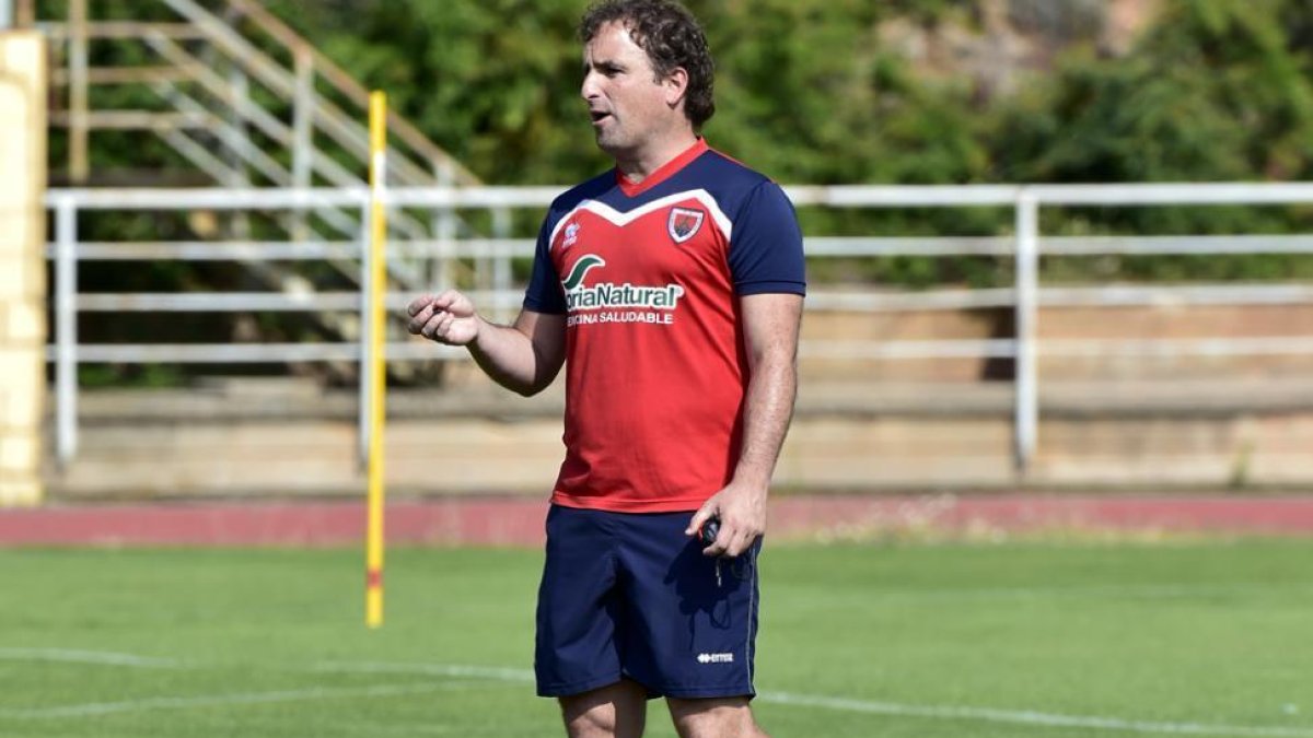 El técnico del Numancia, Jagoba Arrasate.-VALENTÍN GUISANDE