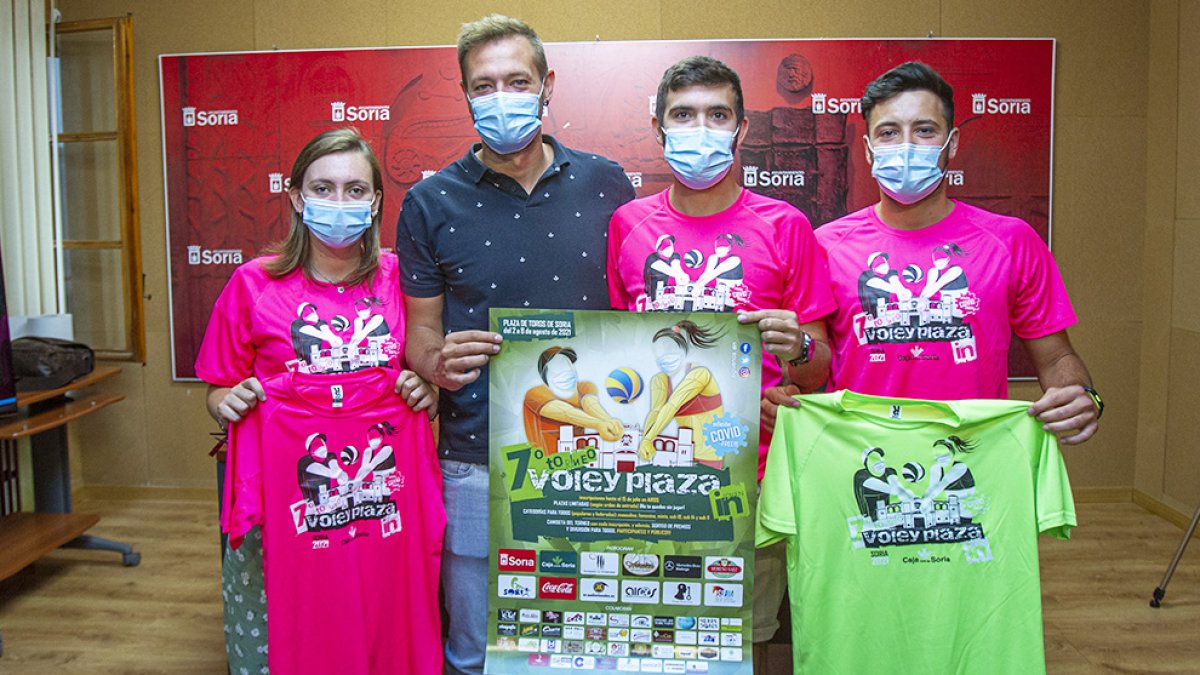 Presentación de la próxima edición del Voley Plaza. MARIO TEJEDOR