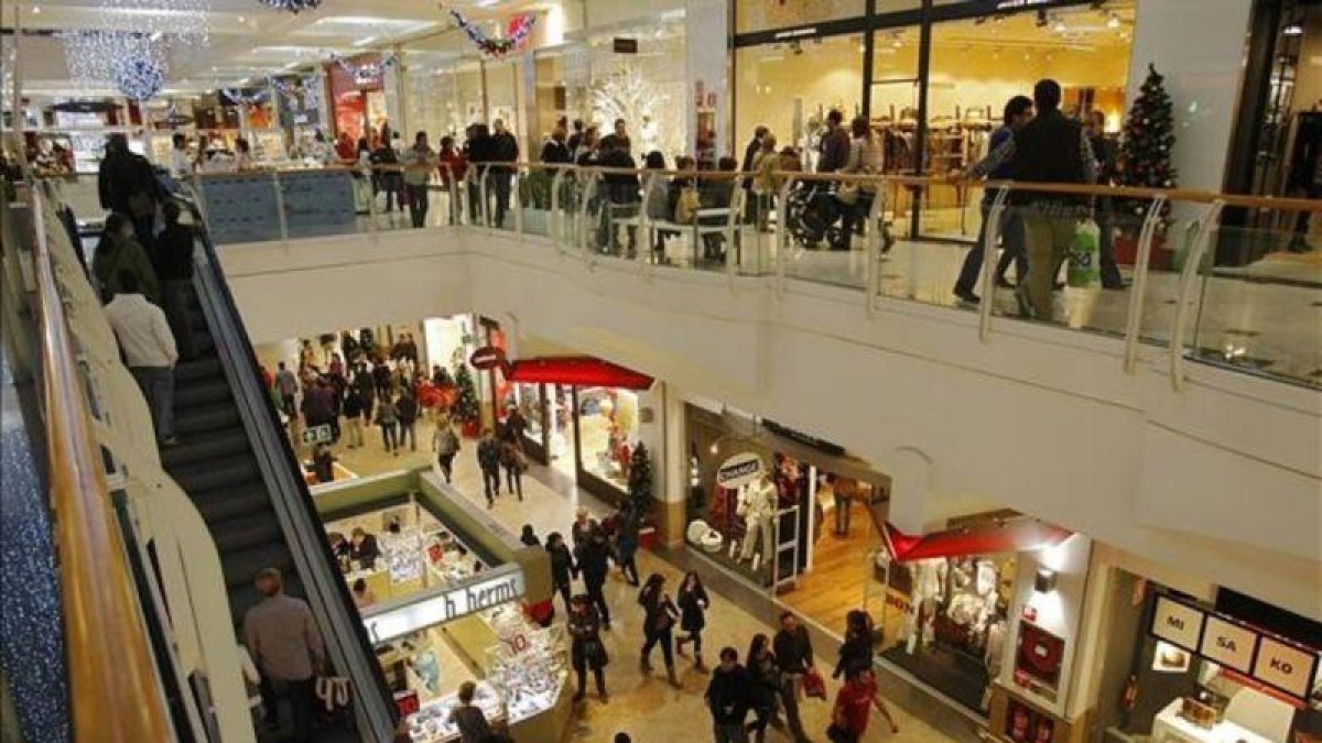 Centro comercial de Diagonal Mar.-RICARD CUGAT