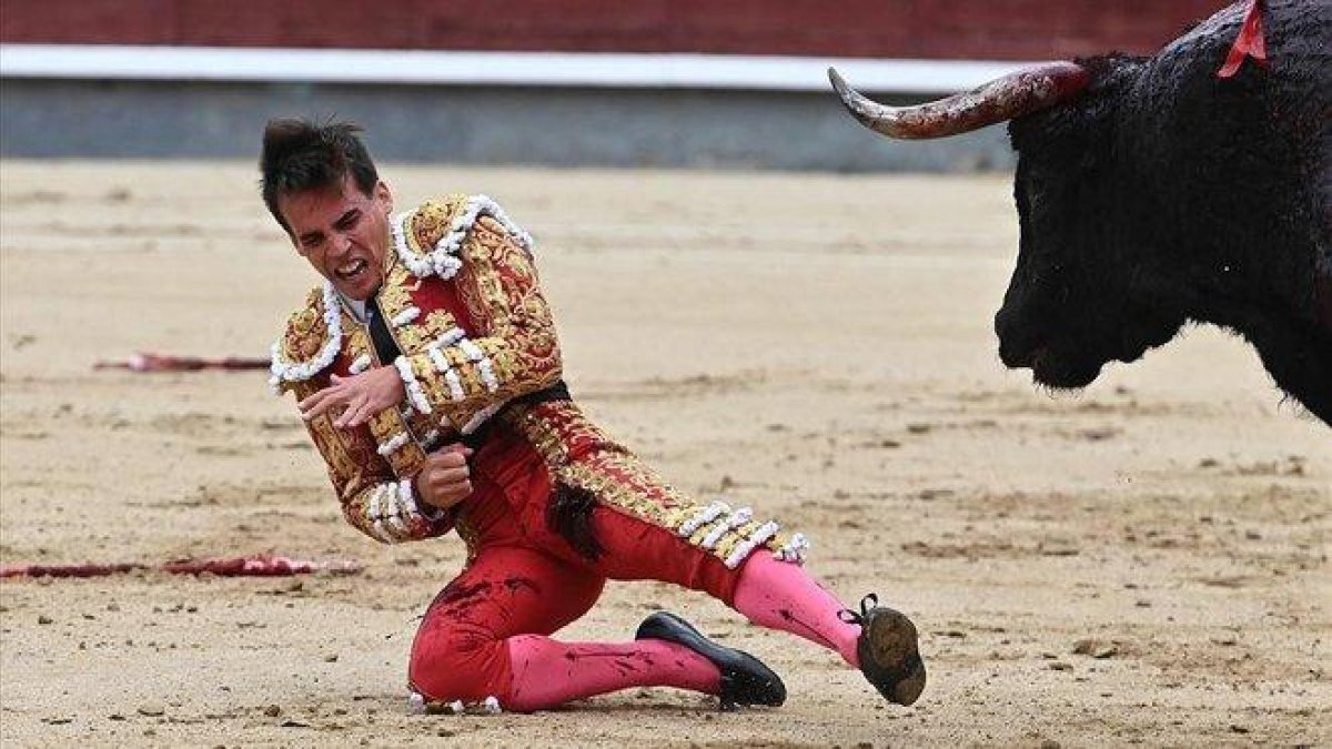 El torero Gonzalo Caballero, este sábado, en Las Ventas.-EFE / FERNANDO VILLAR