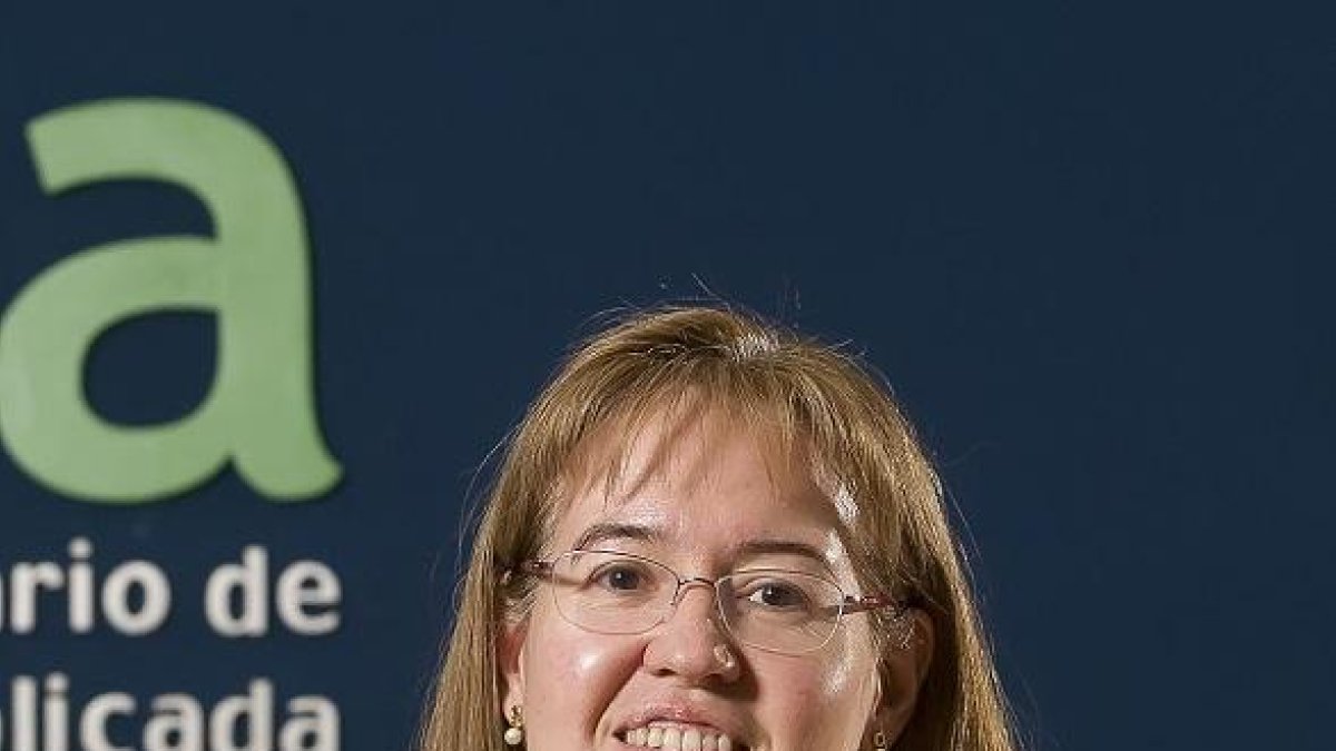 Amalia Enríquez de Salamanca en las instalaciones del Instituto Universitario de Oftalmobiología Aplicada-E.M.