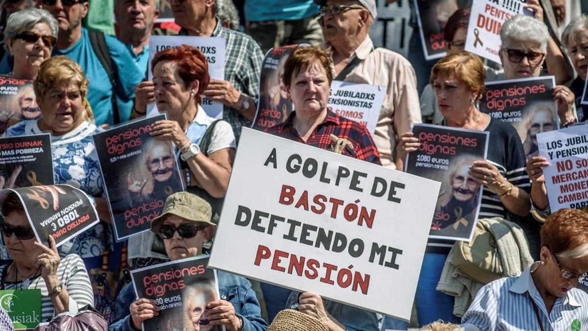 Una fotografía de archivo de una concentración de pensionistas en mayo del 2018.-JAVIER ZORRILLA