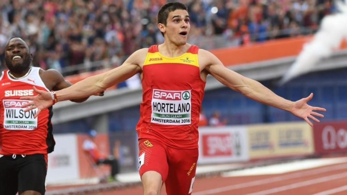 Bruno Hortelano, cuando ganó la medalla en los Europeos de Amsterdam.-AP / GEERT VANDEN WIJNGAERT