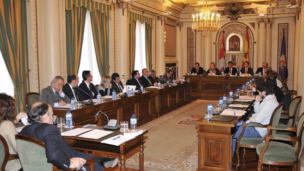 Pleno de la Diputación de ayer por la mañana.-VALENTÍN GUISANDE