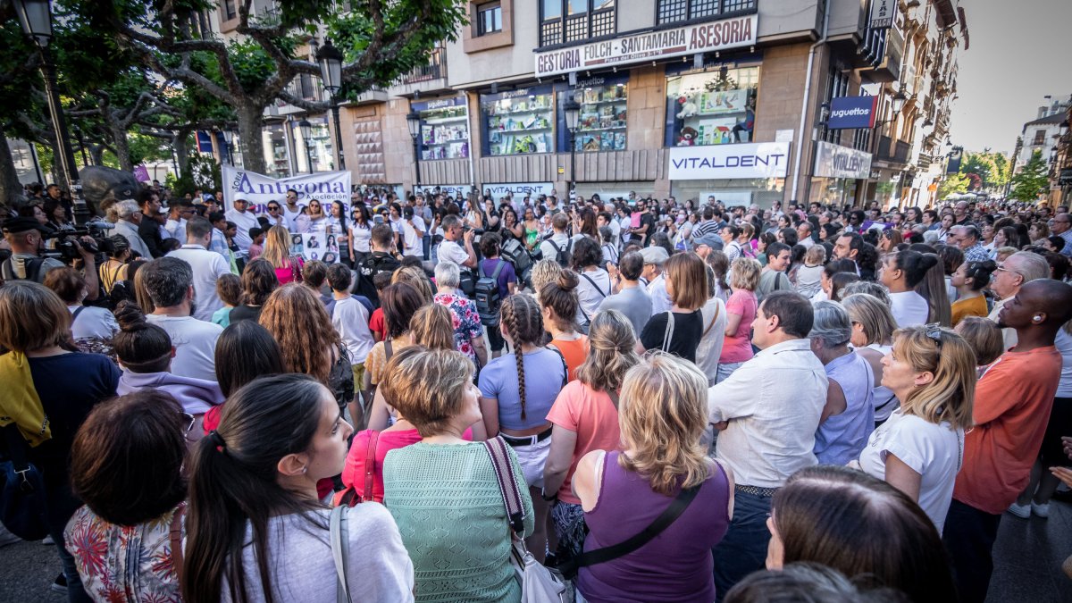 Concentración en repulsa del asesinato el pasado jueves. GONZALO MONTESEGURO
