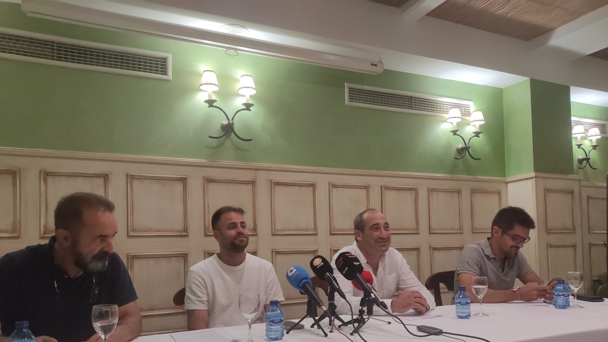 Julián Marcos, Samuel Nuño, José Llorente y Carlos Llorente, en la presentación ayer del festival. HDS