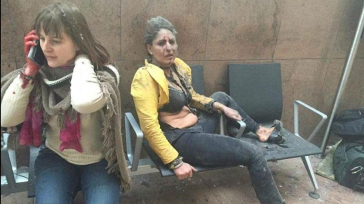 Imágenes de Twitter de los atentados en el aeropuerto Zaventem de Bruselas.-