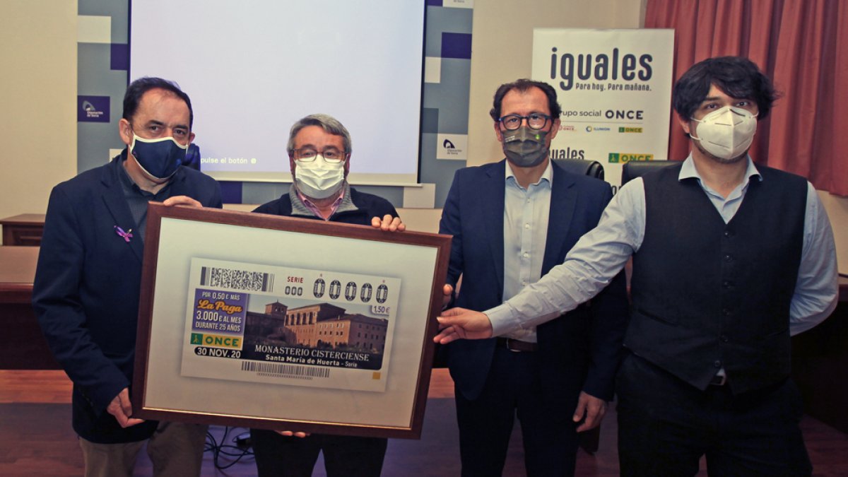 Presentación del nuevo cupón en la Diputación.-MARIO TEJEDOR