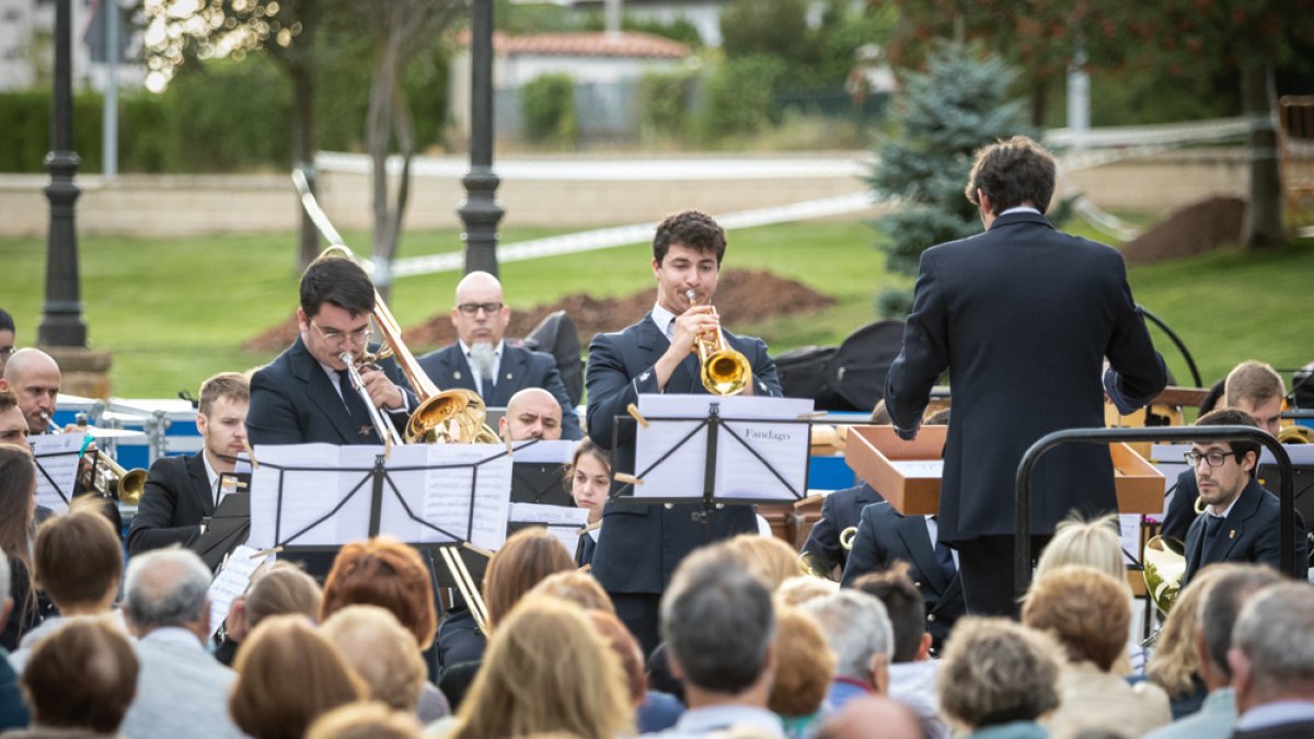 Concierto de la Banda de Música ayer, apertura 'oficiosa' de las fiestas de Los Pajaritos. GONZALO MONTESEGURO