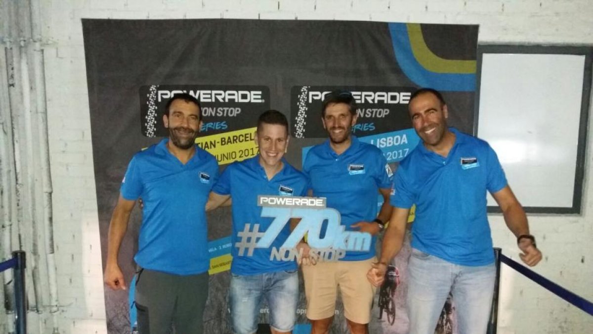 El equipo de cuatro sorianos desplazado a la Powerade Madrid-Lisboa MTB Nonstop.-CEDIDA