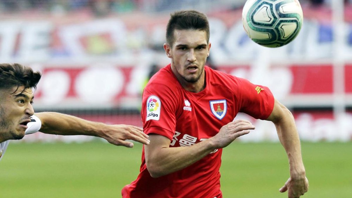 Zlatanovic podría tener la opción de jugar desde el inicio en el encuentro del domingo en Las Palmas.-Luis Ángel Tejedor