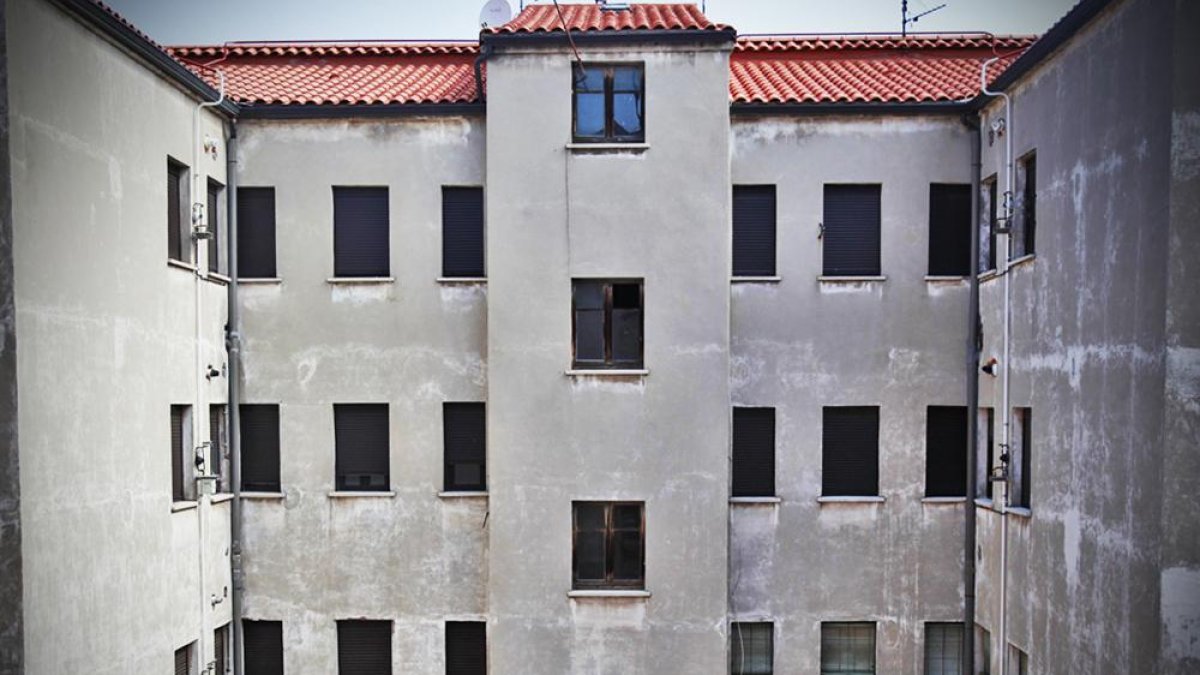 Edificio de viviendas en la capital.-Mario Tejedor