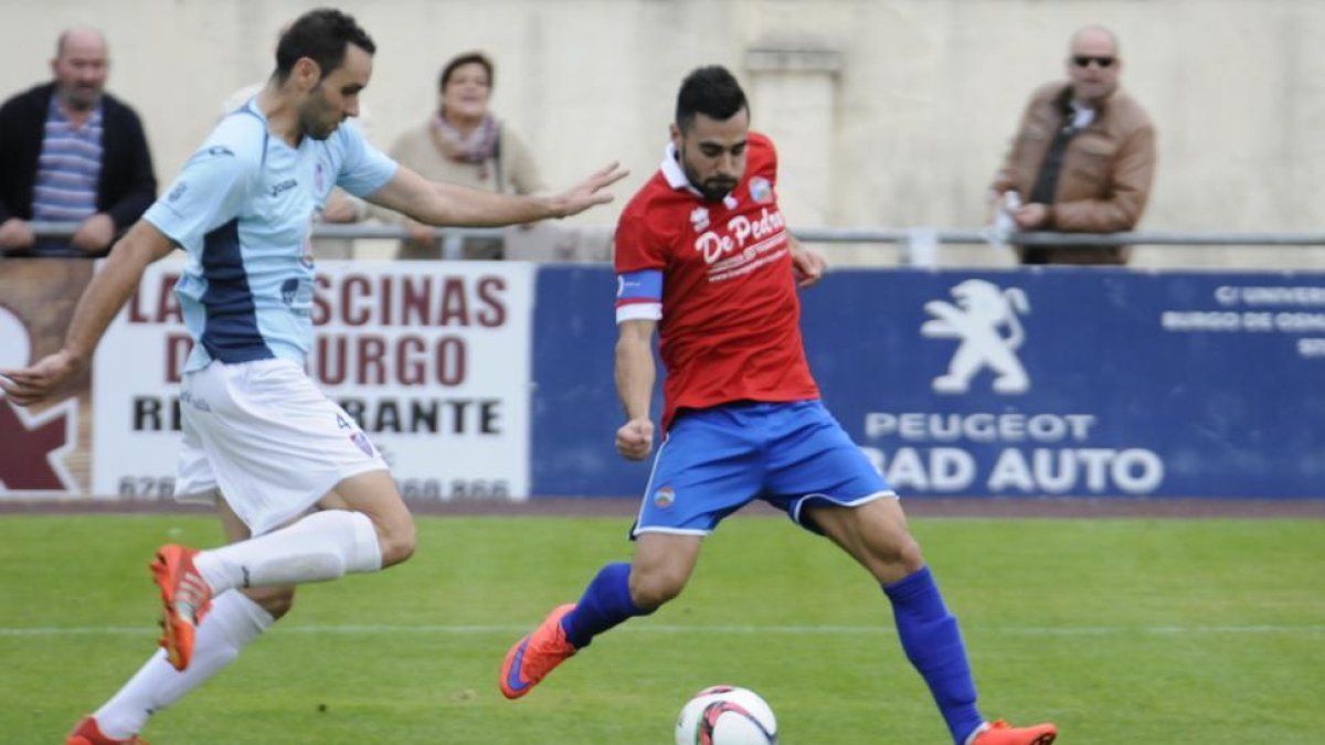 Alfonso fue el autor de los tres goles sorianos en el Ruta de la Plata.-DIEGO MAYOR