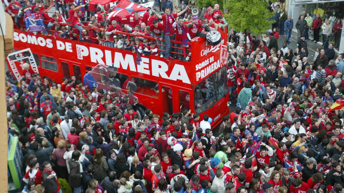 Celebración del último ascenso del Numancia a Primera división.-L.Á.T.