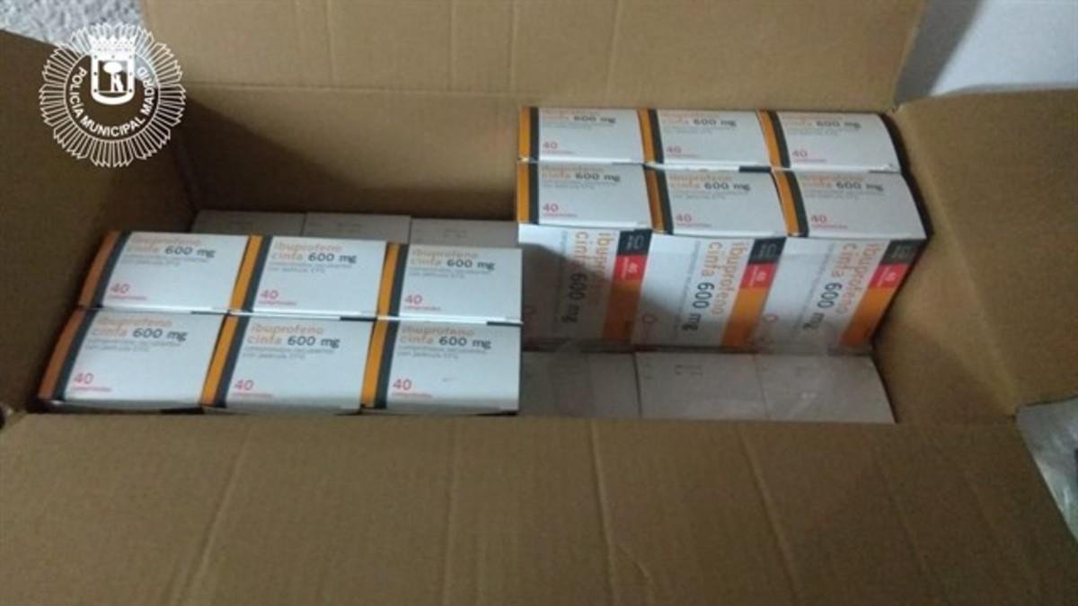 Una de las cajas con los medicamentos incautados. /-POLICÍA MUNICIPAL DE MADRID