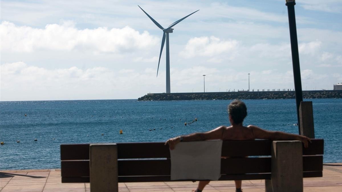 Aerogenerador en las Islas Canarias-DESIREE MARTIN