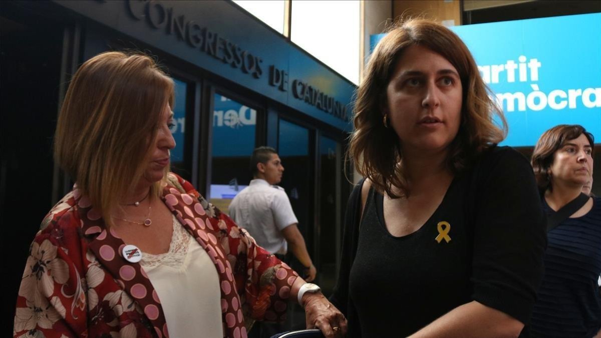 La coordinadora del PDECat, Marta Pascal, a su llegada a la asamblea del partido-NURIA JULIÁ