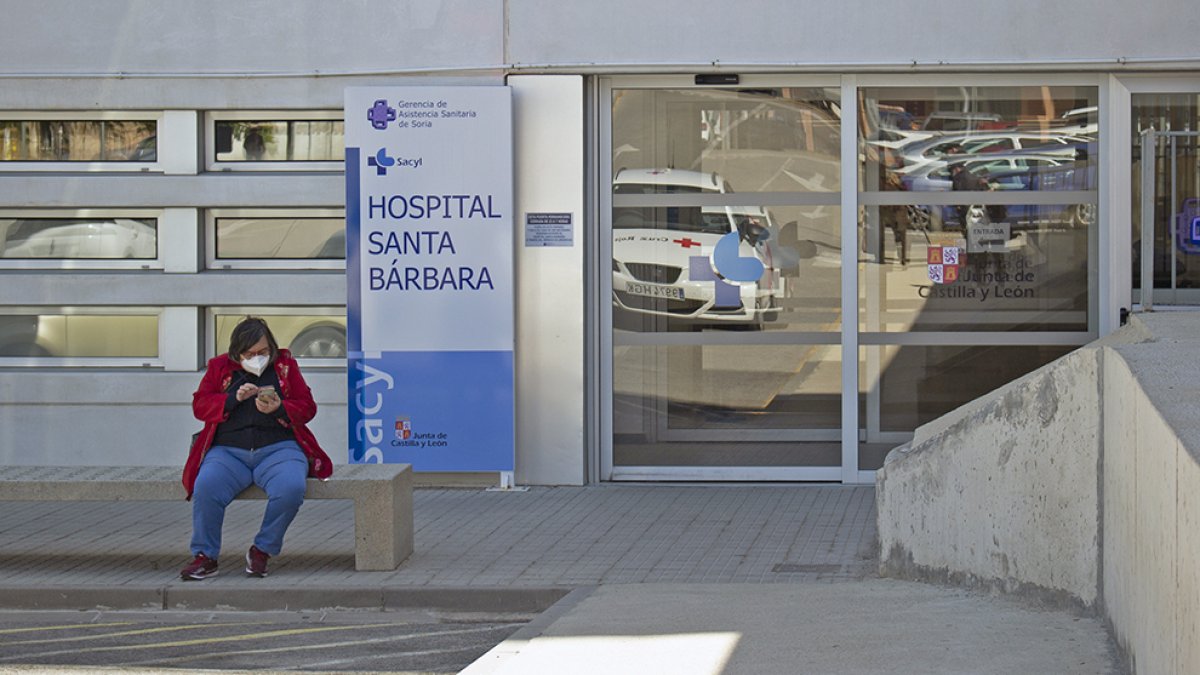 Entrada al Hospital Santa Bárbara. ISABEL SOTO