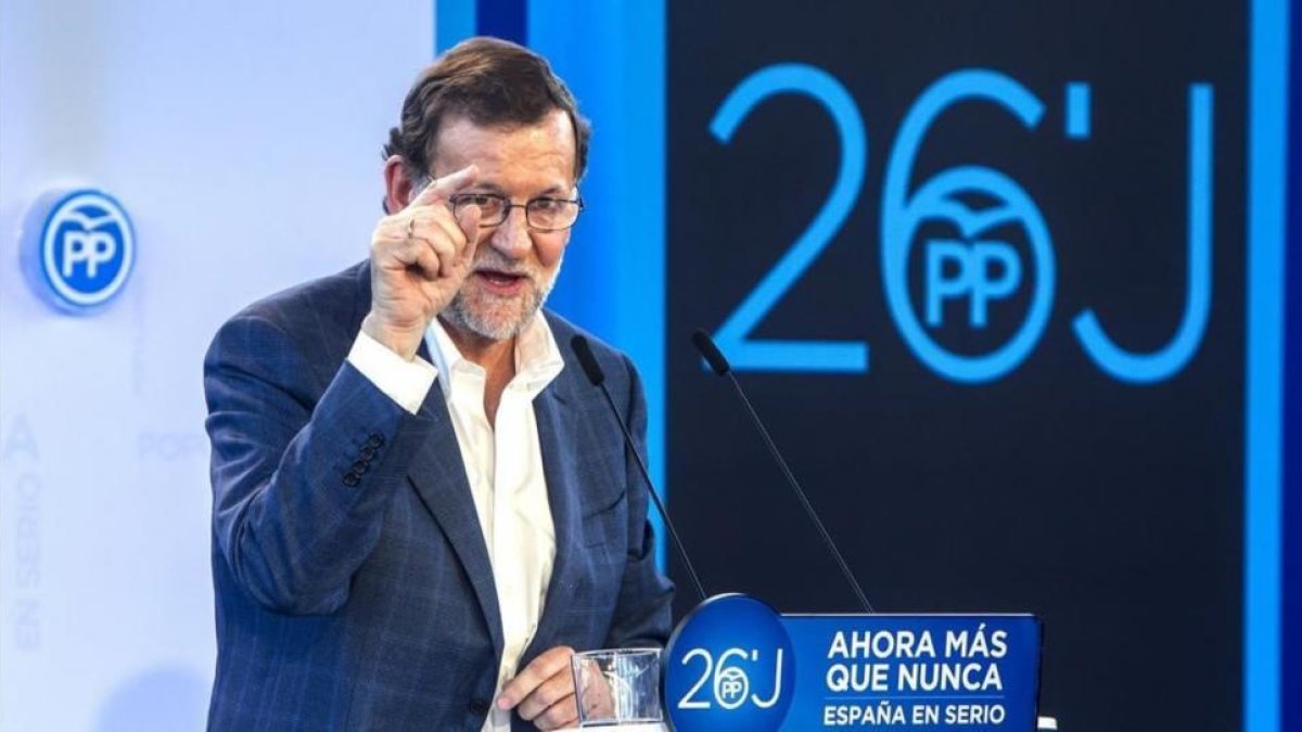El presidente del Gobierno en funciones, Mariano Rajoy, en un acto en Durango el pasado sábado.-EFE / IÑAKI ANDRÉS