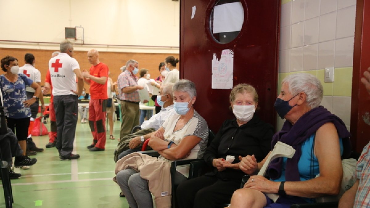 Personas evacuadas en el incendio de la Sierra de la Culebra. J.L. LEAL - ICAL