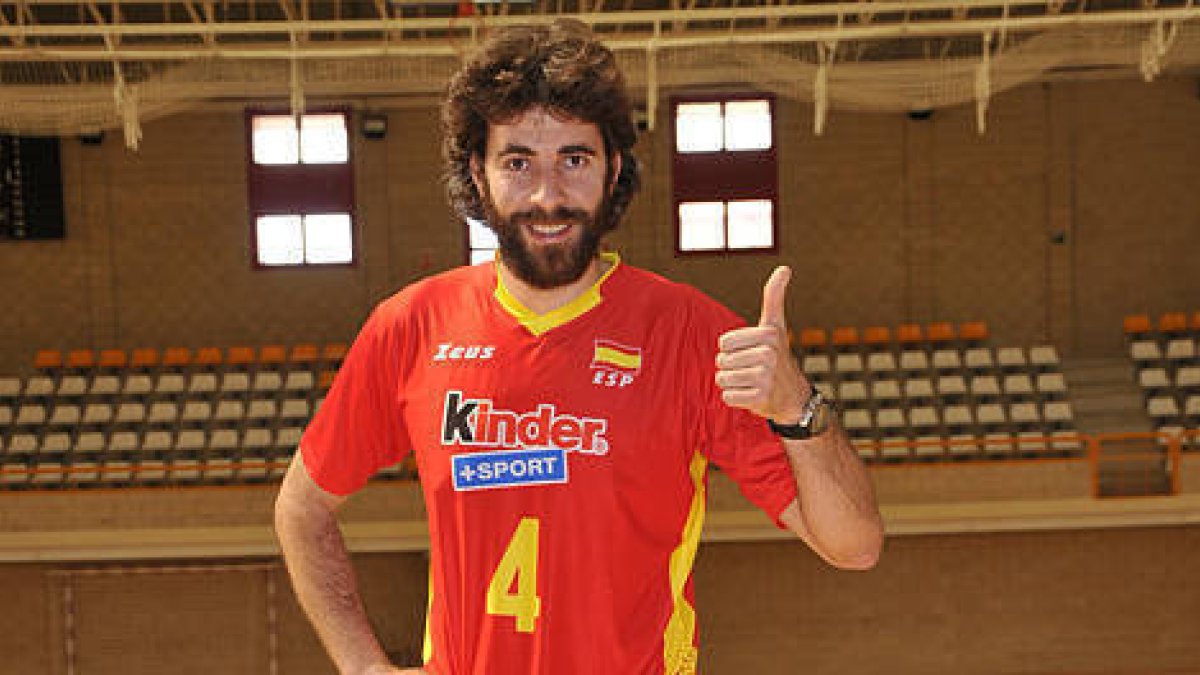 Manuel Sevillano con la camiseta de la selección española. / Valentín Guisande-