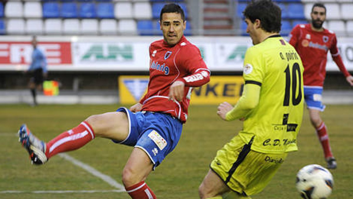 Miguel Bedoya podría volver el domingo a la titularidad. / DIEGO MAYOR-