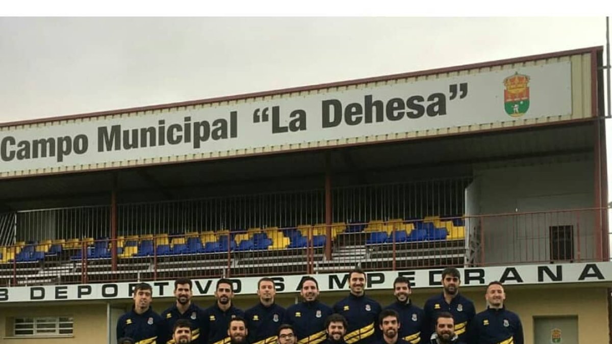 Una plantilla del CD Sampedrana de temporadas pasadas. Instagram Sampedrana
