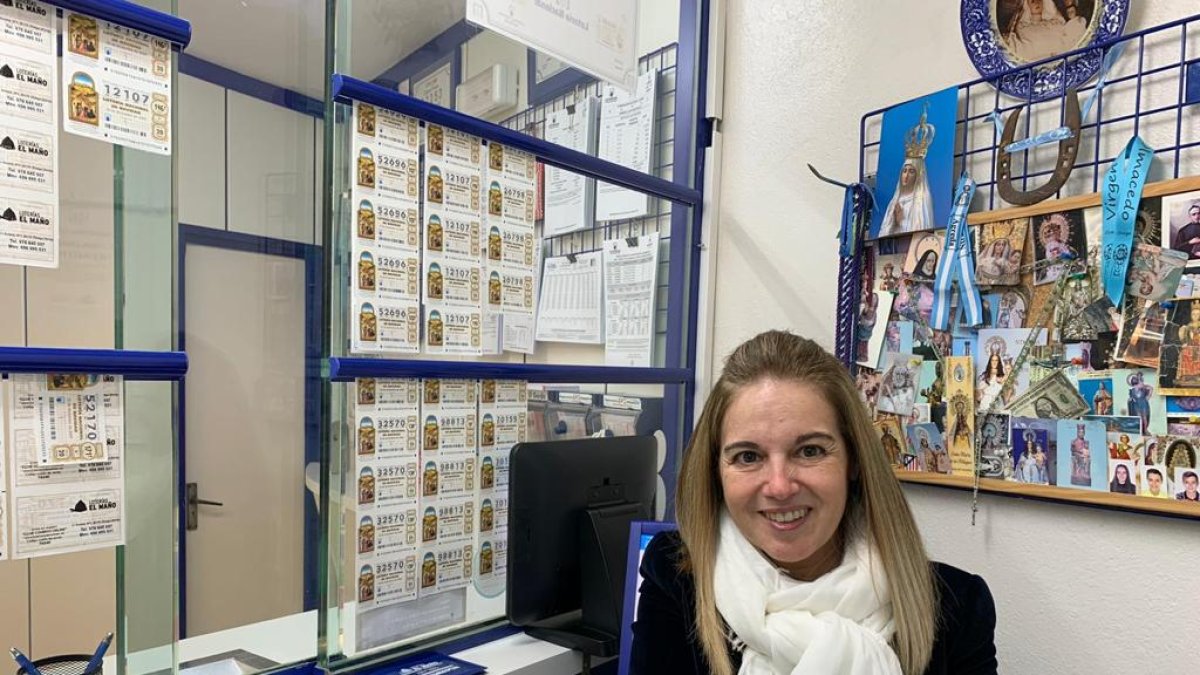 Rocío Mayor, propietaria de la Administración de Lotería de Ólvega El Maño. HDS