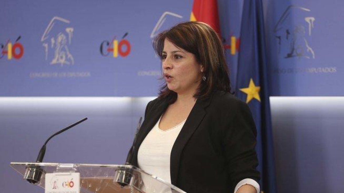 La vicesecretaria general del PSOE y portavoz del Grupo Socialista en el Congreso, Adriana Lastra.-DAVID CASTRO