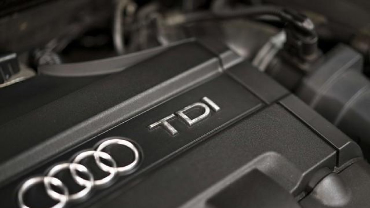 Un motor del Audi A3 TDI, uno de los modelos diésel fabricados por Volkswagen.-AFP / BRENDAN SMIALOWSKI