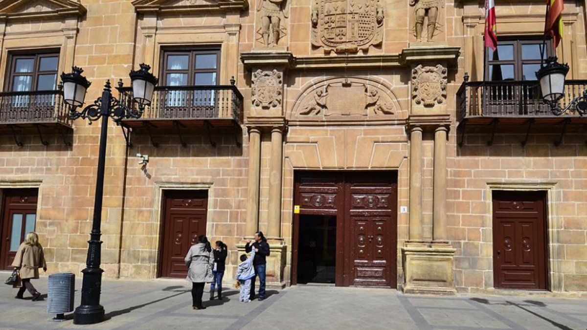 Exterior del Palacio de Justicia-A.M.