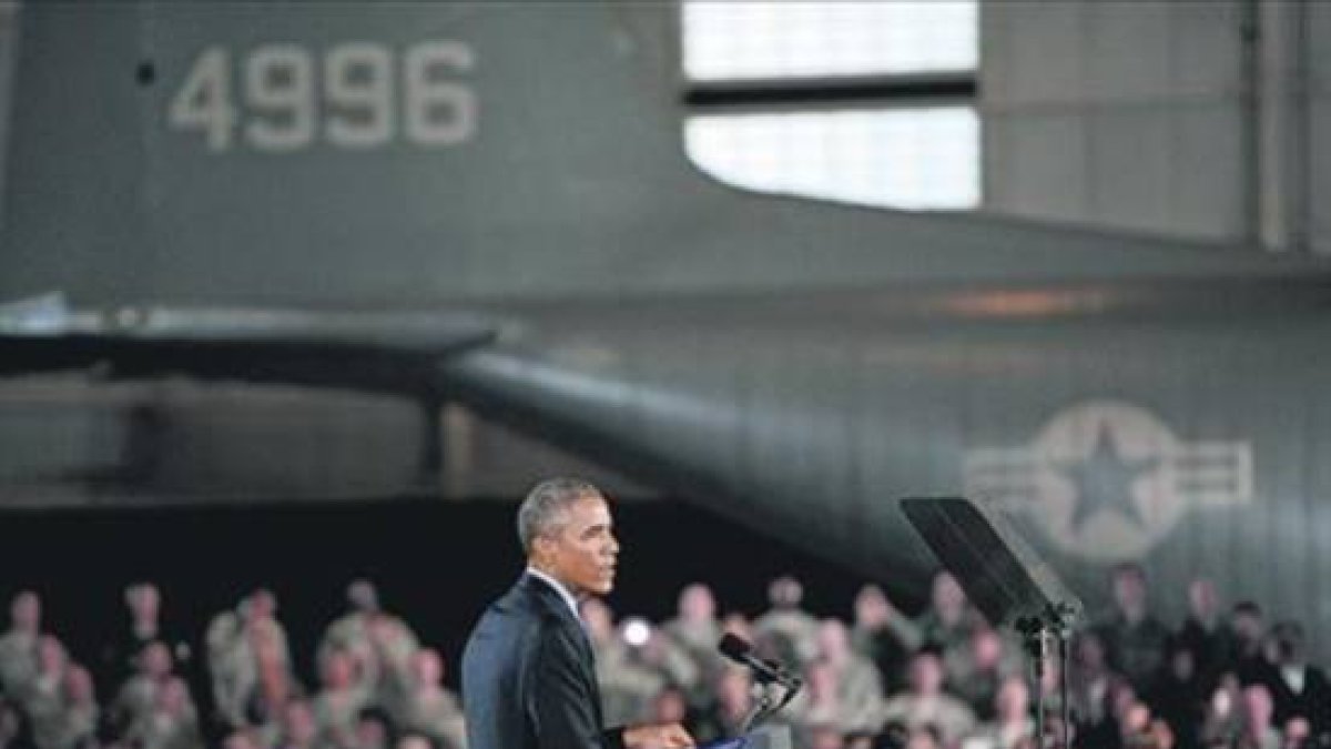 Obama se dirige a los soldados y al personal militar en un discurso durante su visita a Fort Dix, el lunes.-Foto: AP / AMY NEWMAN