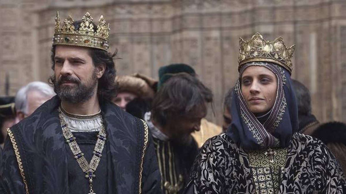 Rodolfo Sancho y Michelle Jenner, protagonistas de la serie de TVE-1 'Isabel'.-Foto: RTVE