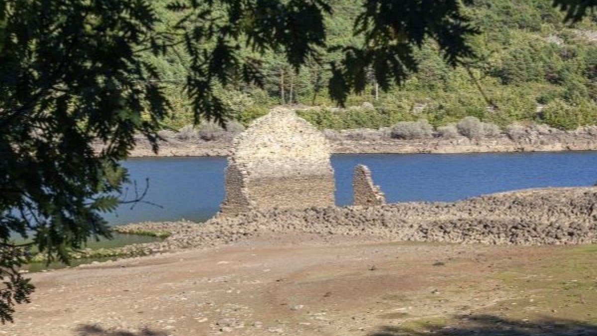 Embalse de la Cuerda del Pozo este otoño. MARIO TEJEDOR