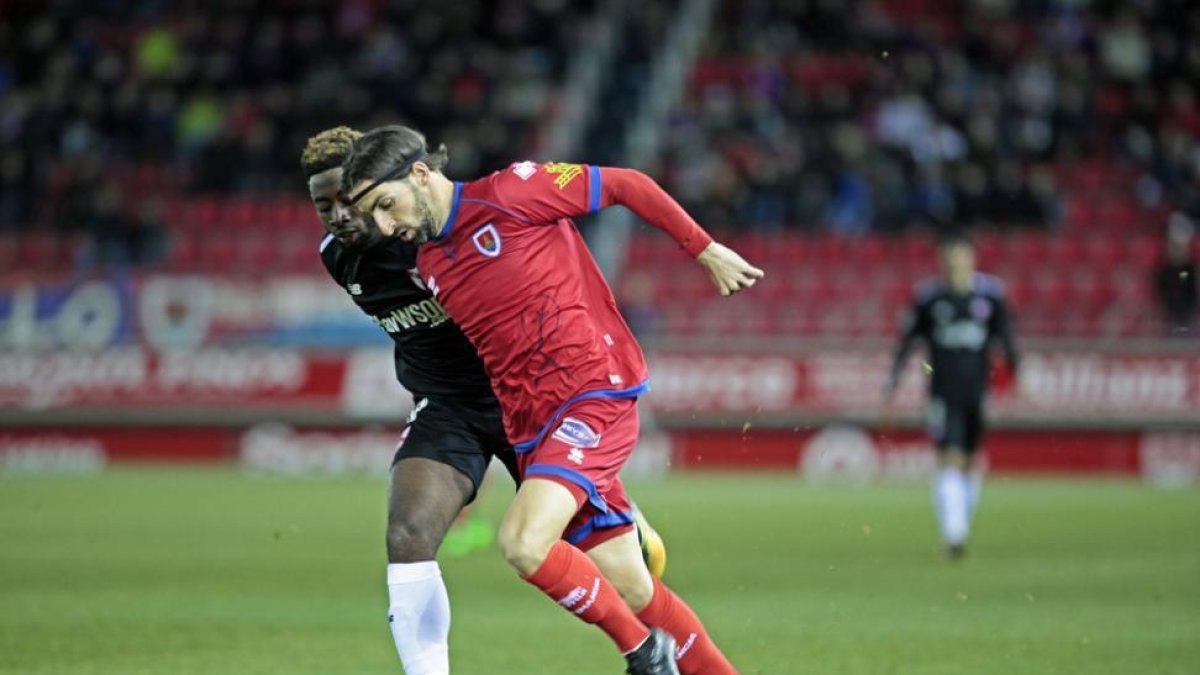 El Numancia juega hoy en Huesca frente al líder.-MARIO TEJEDOR